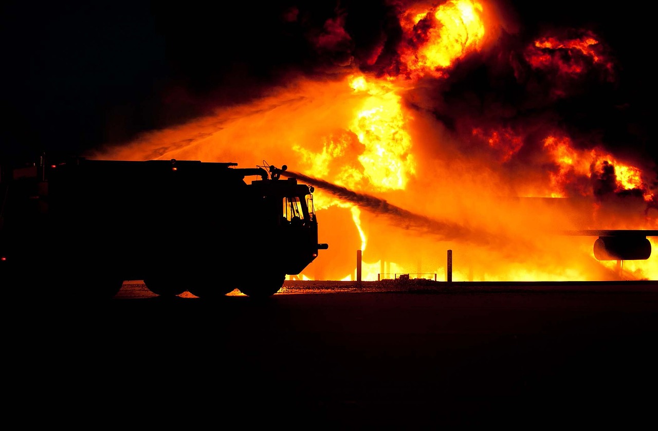 Farmasi RS Hermina Jaktim Terbakar, 61 Pasien Dievakuasi Saat Subuh